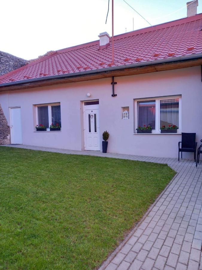 Villa Monica Kralovsky Chlmec Buitenkant foto